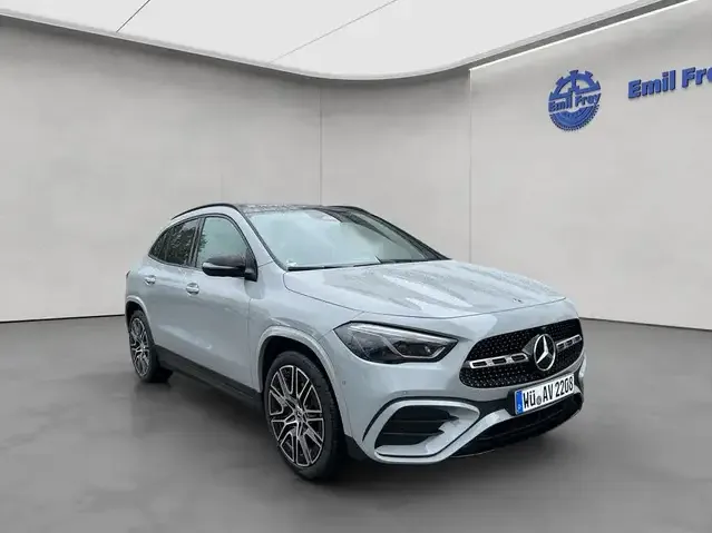 Mercedes-Benz GLA 220