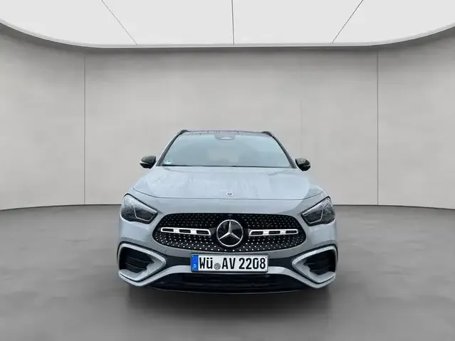 Mercedes-Benz GLA 220