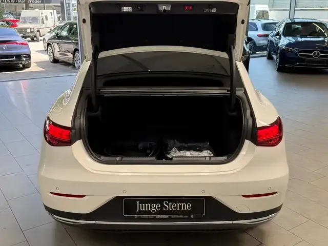 Mercedes-Benz EQE 350