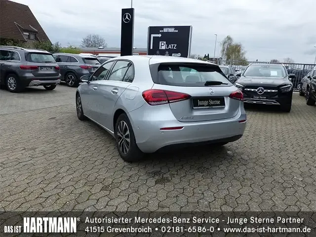Mercedes-Benz A 180