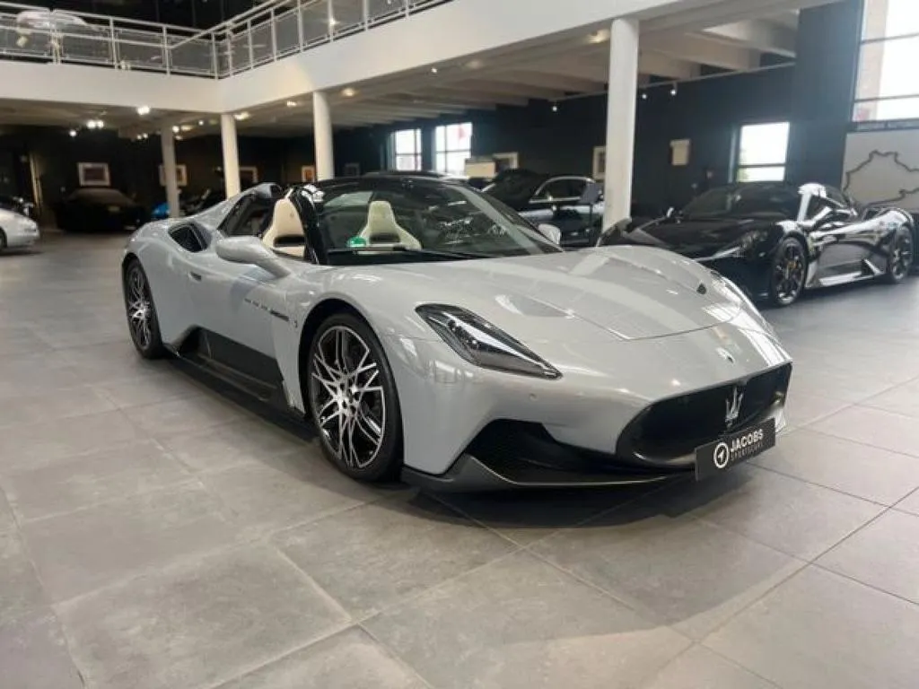 Maserati MC20