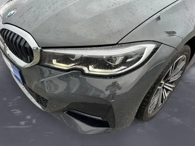 BMW 330