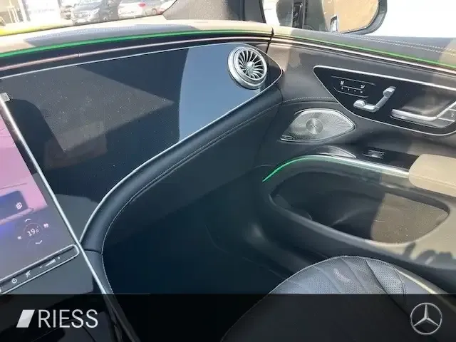 Mercedes-Benz EQS SUV