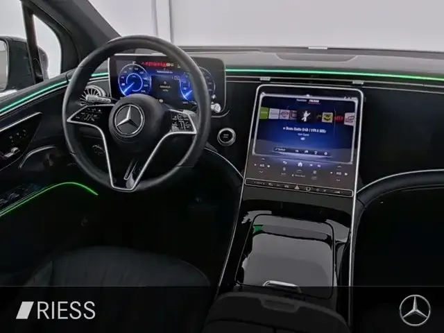 Mercedes-Benz EQS SUV