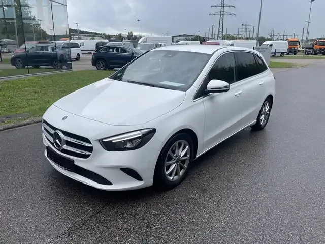 Mercedes-Benz B 180
