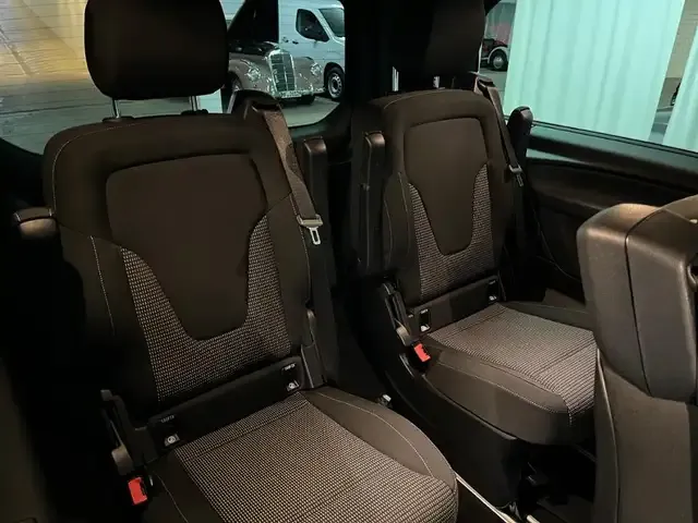 Mercedes-Benz V 220