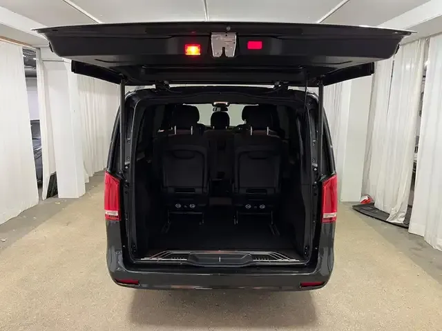 Mercedes-Benz V 220