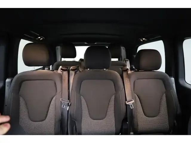 Mercedes-Benz V 220