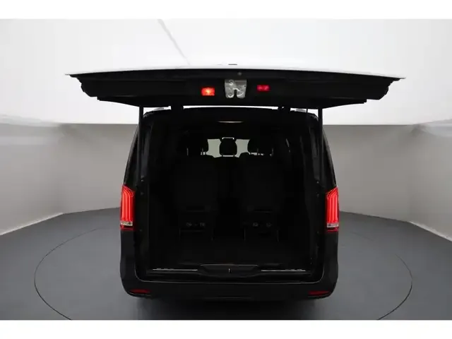 Mercedes-Benz V 220