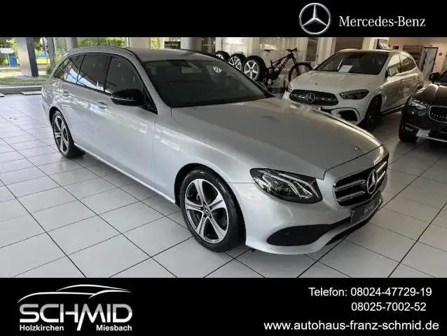 Mercedes-Benz E 200