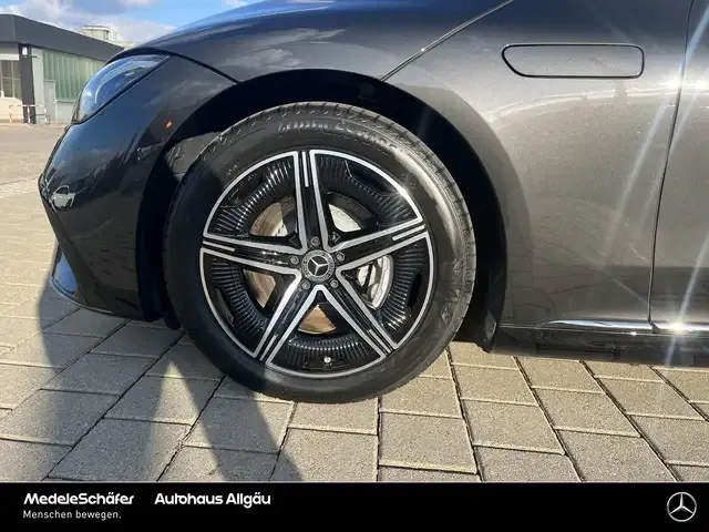 Mercedes-Benz EQE 500