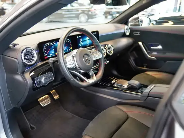 Mercedes-Benz CLA 220