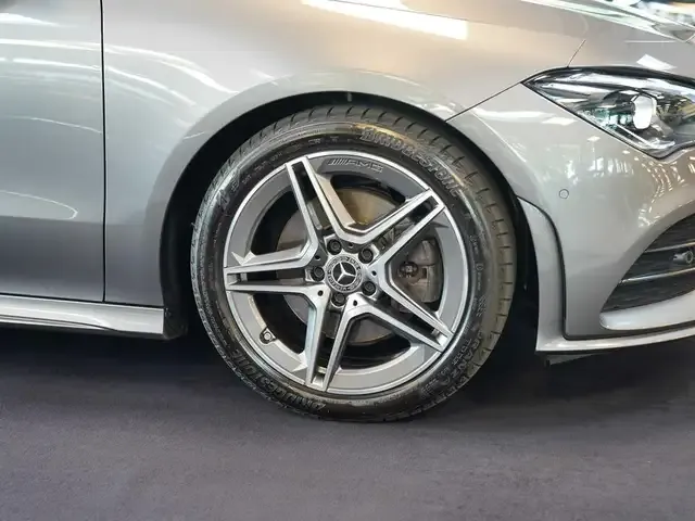 Mercedes-Benz CLA 220