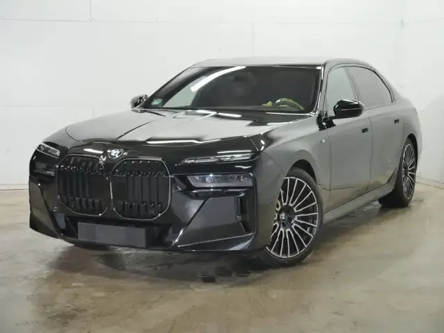 BMW 740