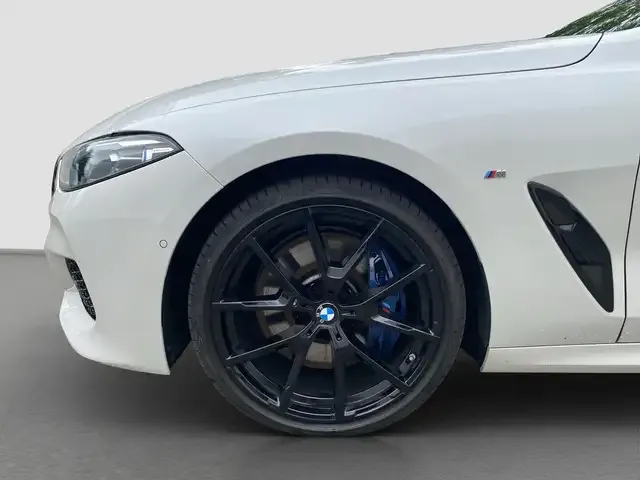 BMW 840