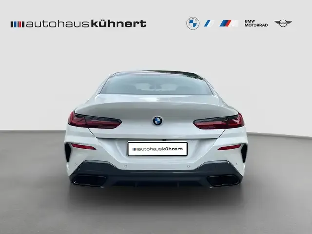 BMW 840