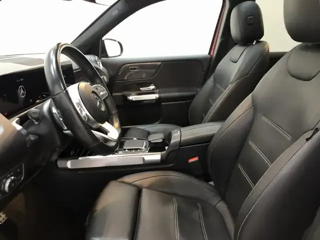 Mercedes-Benz GLB 220