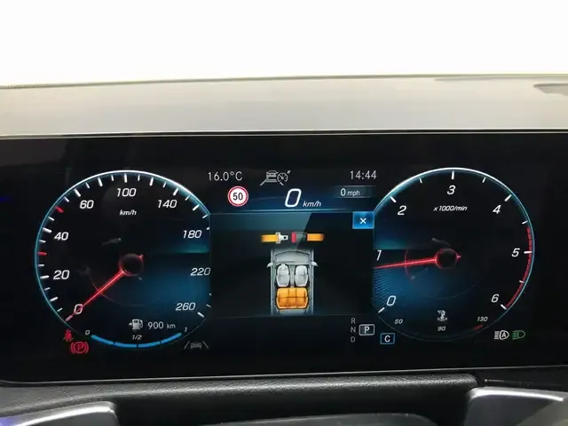 Mercedes-Benz GLB 220