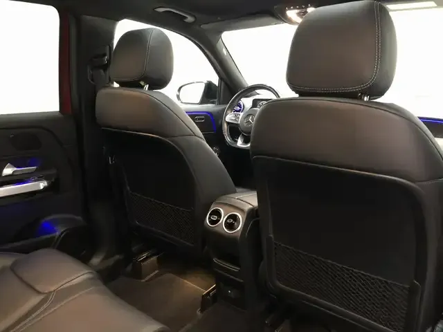 Mercedes-Benz GLB 220