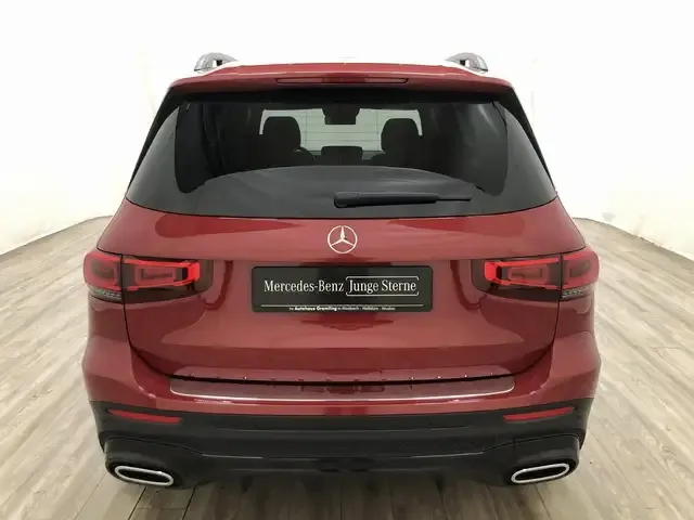 Mercedes-Benz GLB 220