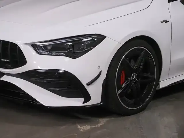 Mercedes-Benz CLA 35 AMG