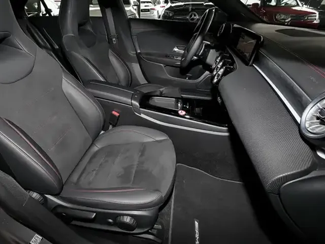 Mercedes-Benz CLA 180