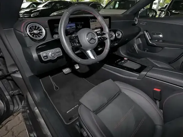 Mercedes-Benz CLA 180