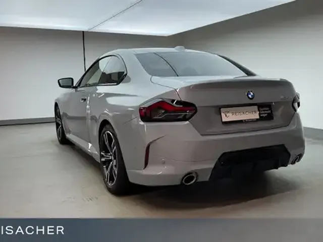 BMW 230