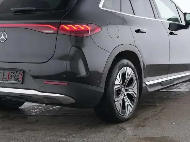 Mercedes-Benz EQE SUV