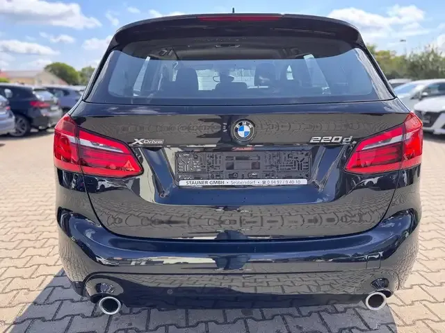 BMW 220