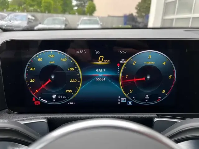 Mercedes-Benz GLB 220