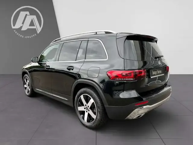 Mercedes-Benz GLB 220