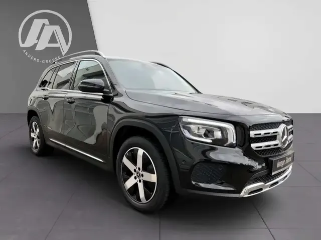 Mercedes-Benz GLB 220
