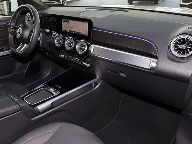 Mercedes-Benz GLB 200