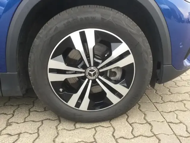 Mercedes-Benz GLA 220
