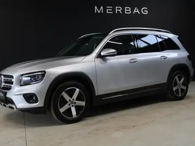 Mercedes-Benz GLB 220