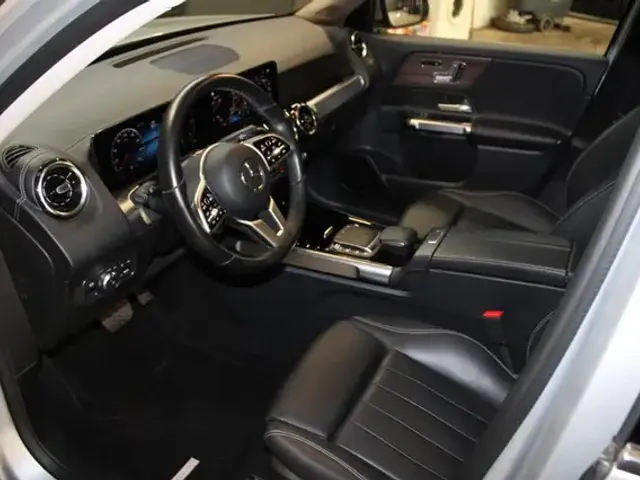 Mercedes-Benz GLB 220