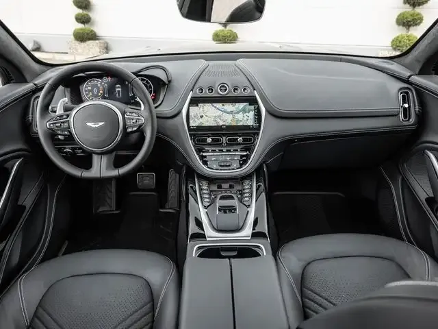 Aston Martin DBX