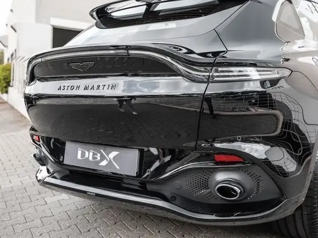 Aston Martin DBX