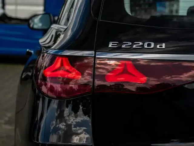Mercedes-Benz E 220