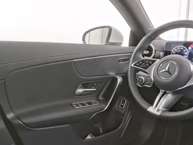 Mercedes-Benz CLA 220