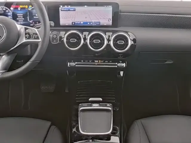 Mercedes-Benz CLA 220