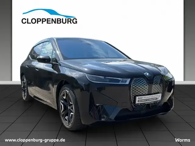 BMW iX