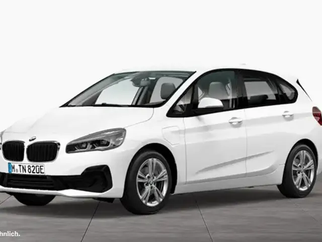 BMW 225