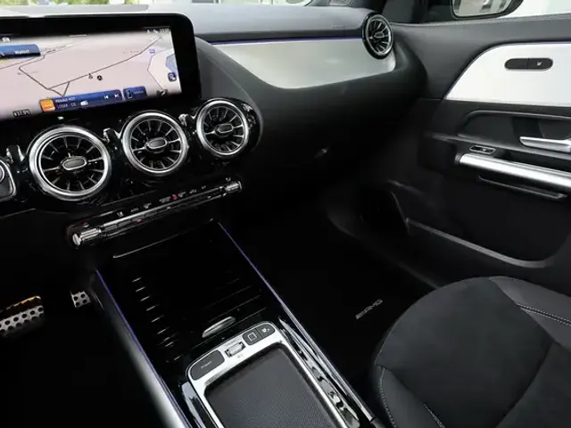 Mercedes-Benz GLA 220