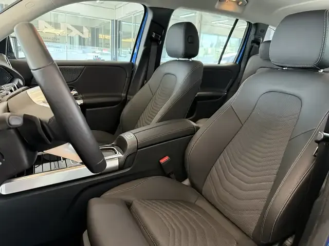 Mercedes-Benz GLB 220
