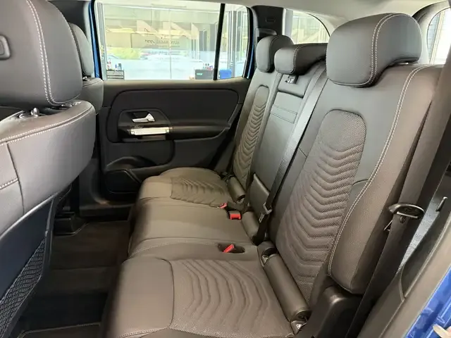 Mercedes-Benz GLB 220