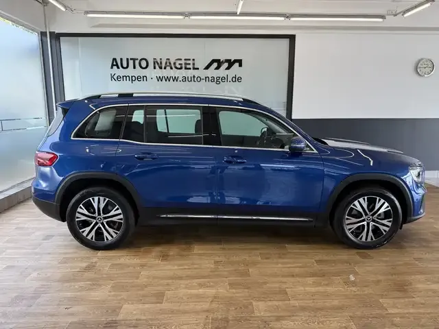 Mercedes-Benz GLB 220