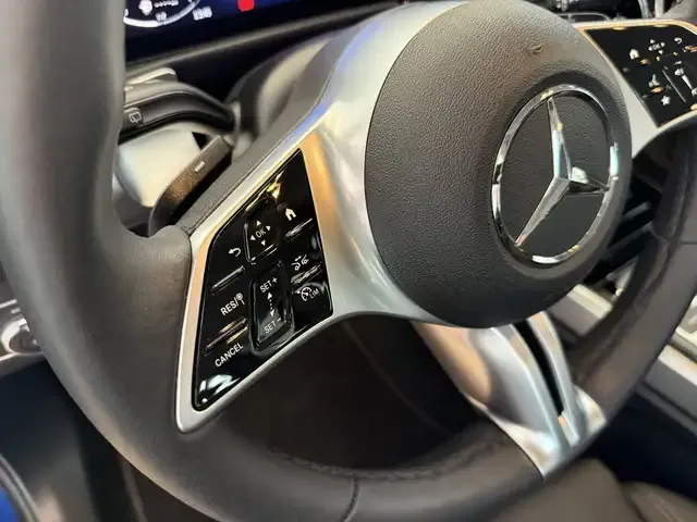 Mercedes-Benz GLB 220