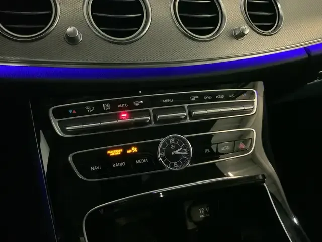 Mercedes-Benz E 200